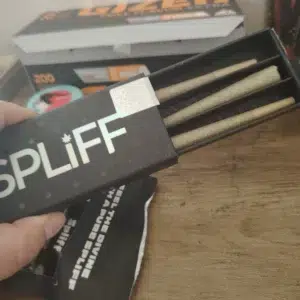 Kundenbewertung Schachtel mit 3 Pre-Rolls – White Widow mit Foto - Spliff